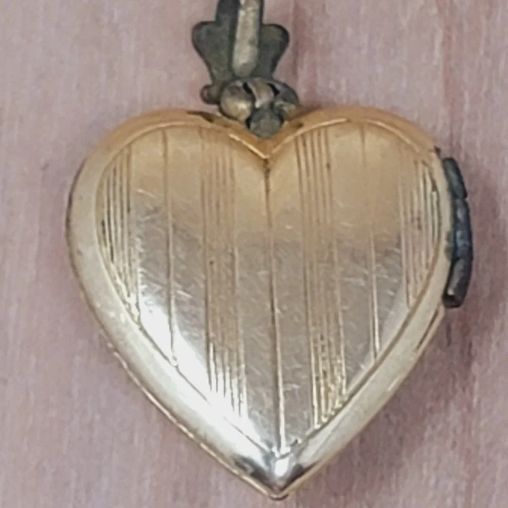 Mother of Pearl US Army Air Corp WW2 Heart Locket Pendant Gold Fill Sterling Sil